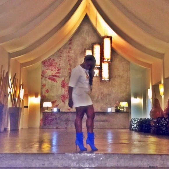 Women’s dress - Picture 2 of 5